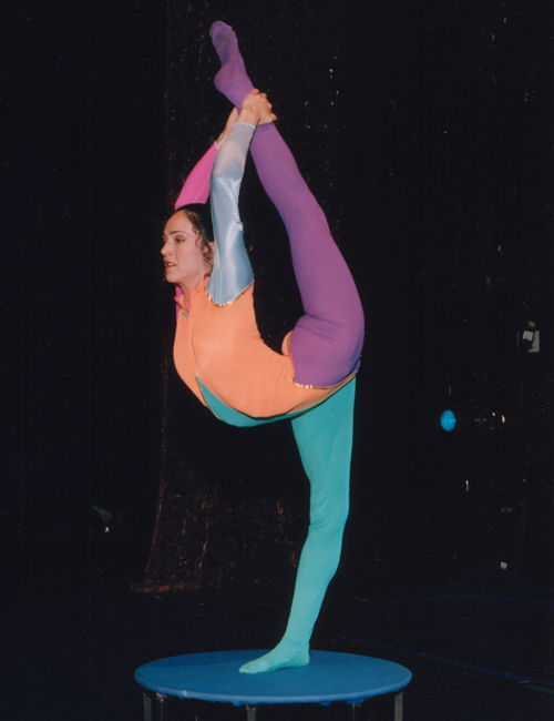 Leslie performs